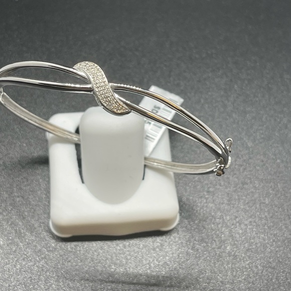 Real diamond bangle for women, 14k white gold vermeil 925 stamped bangle for her - Picture 7 of 7